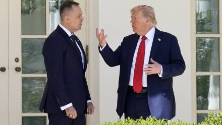 Karol Nawrocki i Donald Trump, fot. PAP/EPA/ABACAPRESS.COM POOL/YURI GRIPAS / POOL