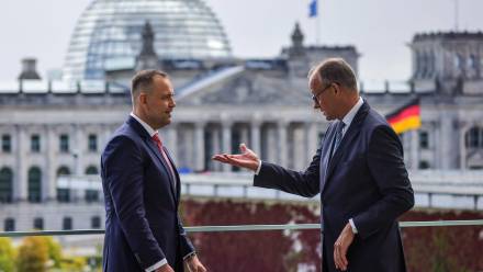 Karol Nawrocki (L) i Friedrich Merz (P). Fot. PA/OMER MESSINGER / POOL