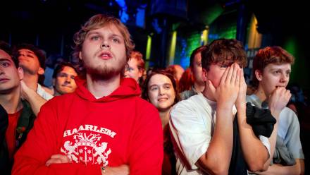 Reakcje na wyniki exit poll Fot. PAP/EPA/KOEN VAN WEEL