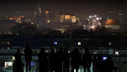 Mieszkańcy Krakowa witają Nowy Rok, zdjęcie ilustracyjne, fot. PAP/Łukasz Gągulski