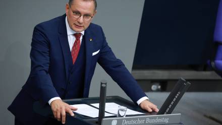 Współprzewodniczący AfD Tino Chrupalla. Fot. PAP/EPA/CLEMENS BILAN