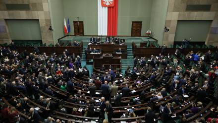 Posłowie na sali obrad Sejmu w Warszawie Fot. PAP/Paweł Supernak