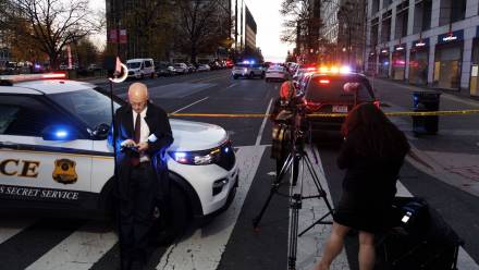 Media relacjonują atak w Waszyngtonie Fot. PAP/EPA/WILL OLIVER