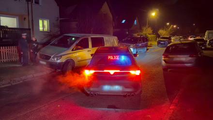 Policja na miejscu, gdzie znaleziono zwłoki 11-letniej dziewczynki Fot. PAP/Wojciech Kamiński