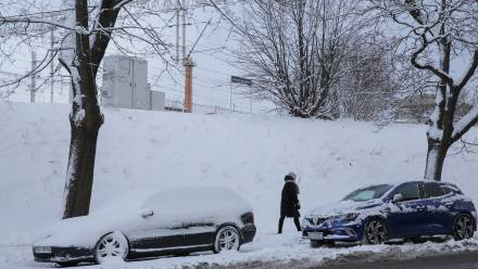 Śnieg w Olsztynie. Fot. PAP/Tomasz Waszczuk