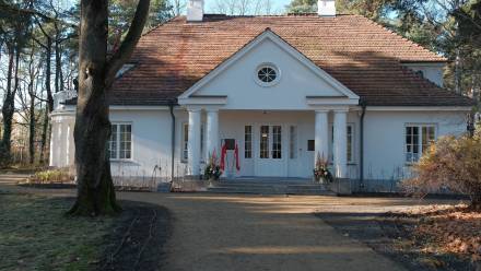 Budynek ma wyjątkowe znaczenie historyczne, wynikające z bezpośredniego związku z osobą Józefa Piłsudskiego. Fot. PAP/	Mateusz Marek