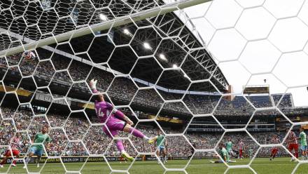 Mecz na stadionie w Seattle, zdjęcie ilustracyjne, fot. PAP/EPA/JOHN G. MABANGLO