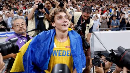 Szwedzki tyczkarz Armand Duplantis. Fot. PAP/EPA/	MAST IRHAM