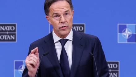 Rutte: w przyszłym roku znowu będziemy potrzebować dużo pieniędzy. Fot. PAP/EPA/	OLIVIER MATTHYS