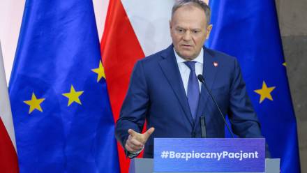 Premier Donald Tusk podczas Szczytu Medycznego „Bezpieczny Pacjent”. Fot. PAP/Rafał Guz
