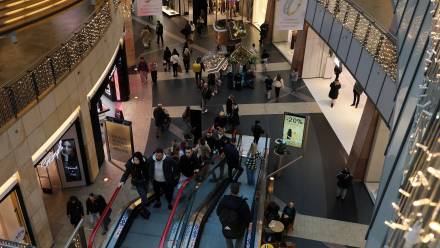 Galeria handlowa Złote Tarasy w Warszawie. Fot. PAP/Paweł Supernak