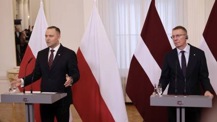 Karol Nawrocki (L) and Edgars Rinkevics (R). Photo: EPA/TOMS KALNINS