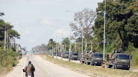 Tajskie wojsko w pobliżu granicy z Kambodżą, fot. PAP/EPA/RUNGROJ YONGRIT