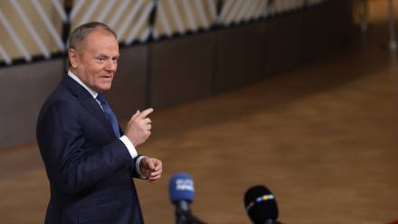 Premier Donald Tusk. Fot. PAP/EPA/OLIVIER MATTHYS