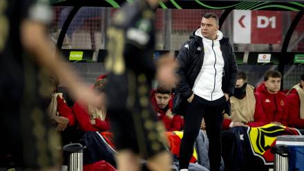 Trener Jagiellonii Adrian Siemieniec. Fot. PAP/EPA/KOEN VAN WEEL