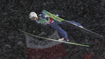 Polak Kacper Tomasiak podczas zawodów Pucharu Świata w skokach narciarskich w Zakopanem, Fot. PAP/Grzegorz Momot