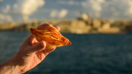 Maltańskie pastizzi. Fot. molenira/Adobe Stock