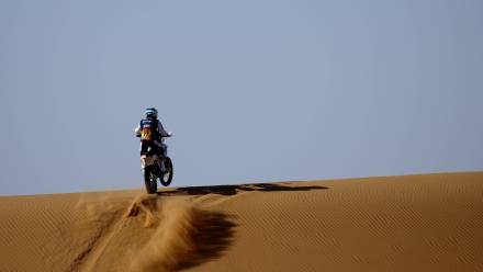  Luciano Benavides podczas rajdu Dakar. Fot. EPA/YOAN VALAT 