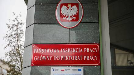 Państwowa Inspekcja Pracy (zdjęcie ilustracyjne). Fot. PAP/Albert Zawada