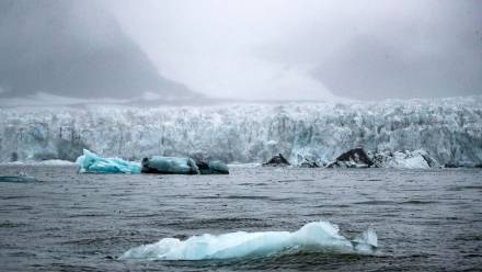 Lodowiec na archipelagu Svalbard, zdjęcie ilustracyjne, fot. PAP/EPA/ANSA/EMANUELE VALERI