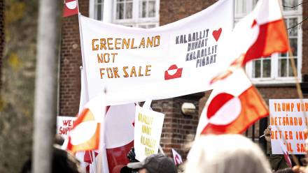 Demonstracja w obronie niezależności Grenlandii Fot. PAP/EPA/NILS MEILVANG