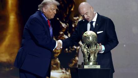 Donald Trump i prezydent FIFA Gianni Infantino, fot. PAP/EPA/WILL OLIVER