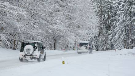 Droga w okolicach Olsztyna Fot. PAP/Tomasz Waszczuk