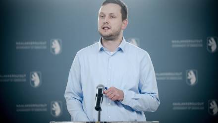 Premier Grenlandii Jens-Frederik Nielsen. Fot. PAP/EPA/OSCAR SCOTT CARL