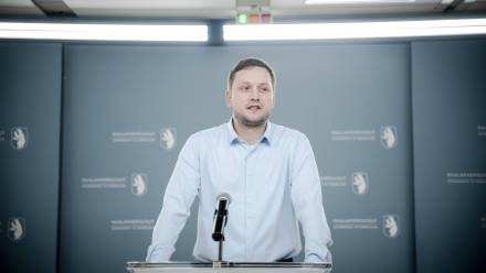 Premier Grenlandii Jens-Frederik Nielsen. Fot. PAP/EPA/OSCAR SCOTT CARL