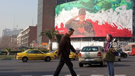Bilboard w Teheranie, zdjęcie ilustracyjne, fot. PAP/EPA/ABEDIN TAHERKENAREH