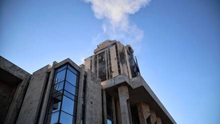 Naloty na obiekty organizacji terrorystycznej Państwo Islamskie (IS) na terytorium Syrii. Fot. PAP/EPA/BILAL AL-HAMMOUD