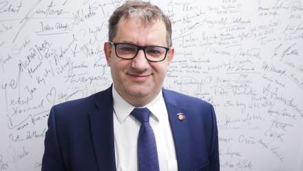 Sekretarz stanu w Ministerstwie Finansów oraz szef Krajowej Administracji Skarbowej Marcin Łoboda. Fot. PAP/Tomasz Gzell