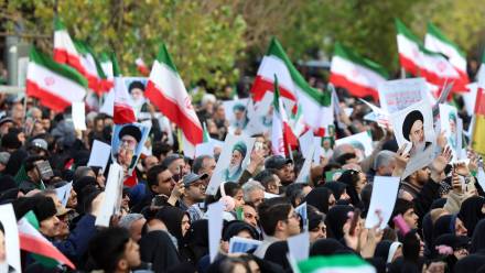 Poparcie dla protestujących w Iranie. Fot. PAP/EPA/ABEDIN TAHERKENAREH