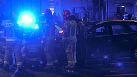 Wypadek na skrzyżowaniu ulic Grochowskiej i Zamienieckiej w Warszawie, fot. PAP/Marcin Obara