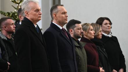 Prezydent RP Karol Nawrocki, pierwsza dama Marta Nawrocka, prezydent Republiki Litewskiej Gitanas Nauseda z małżonką Dianą Nausediene oraz prezydent Ukrainy Wołodymyr Zełenski z małżonką Ołeną Zełenską. Fot. PAP/Valdemar Doveiko