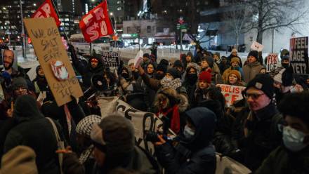 Protesy na ulicach Nowego Jorku w USA. Fot. PAP/ EPA/Olga Fedorova