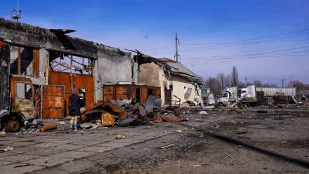 Zniszczenia po rosyjskim ataku dronowym na Czarnomorsk w obwodzie odeskim. Fot. PAP/Alena Solomonova