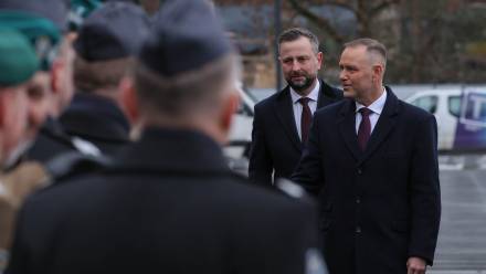 Władysław Kosiniak-Kamysz, Karol Nawrocki podczas odprawy kierowniczej kadry MON i Sił Zbrojnych RP. Fot. PAP/Paweł Supernak