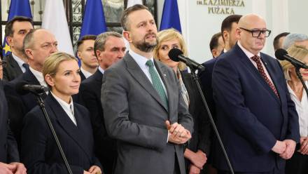 Konferencja prasowa w Sejmie „Wotum nieufności czy wotum politycznej zemsty?”. Fot. PAP/Albert Zawada