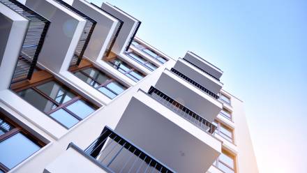 W Poznaniu i Łodzi po raz pierwszy od trzech miesięcy nie wzrosła średnia cena m kw. lokali pozostających w ofercie. Fot. Adobe Stock/Grand Warszawski