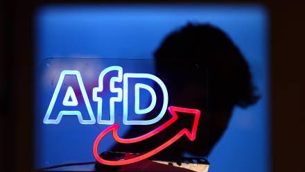 Logo AFD, fot. PAP/EPA/HANNIBAL HANSCHKE