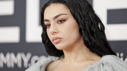 Charli XCX. Fot. EPA/ALLISON DINNER