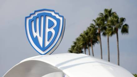 Logo Warner Bros Fot. PAP/EPA/SEBASTIEN NOGIER