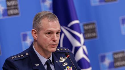 Alexus G. Grynkewich Fot. PAP/EPA/OLIVIER MATTHYS