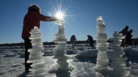 Torosy na plaży w Mikoszewie Fot. PAP/Adam Warżawa