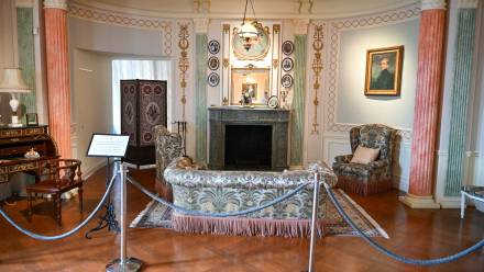 Portret hrabiego Aleksandra von Hochberga w Apartamentach Księżnej Daisy w Zamku Książ w Wałbrzychu. Fot. PAP/Maciej Kulczyński