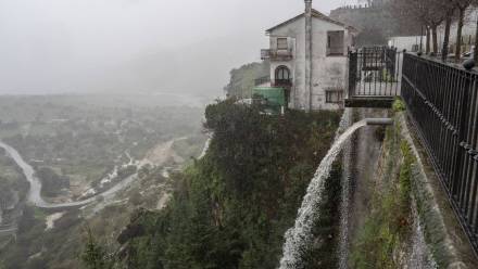 Ulewa w Hiszpanii. Fot. PAP/EPA/RAMON RIOS