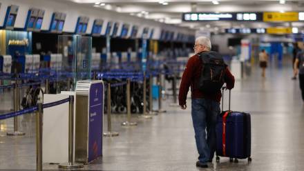 Lotnisko. Fot. PAP/EPA/JUAN IGNACIO RONCORONI