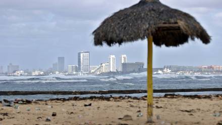 Incydent na kubańskich wodach z udziałem łodzi z USA. Fot. PAP/EPA/Ernesto Mastrascusa