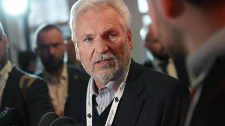 Były prezydent RP Aleksander Kwaśniewski, fot. PAP/Marcin Obara